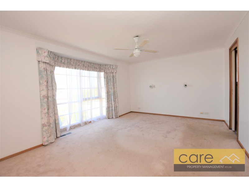 56 Leopold Crescent, Hampton Park VIC 3976