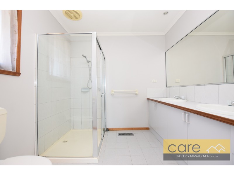 56 Leopold Crescent, Hampton Park VIC 3976