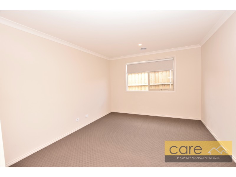 84 COCHIN DRIVE, Clyde North VIC 3978