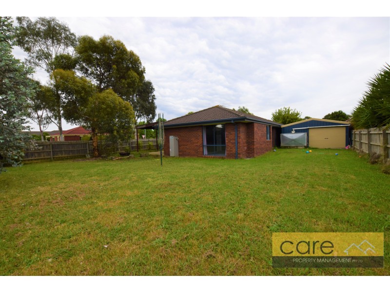 1 Helmsdale Court, Cranbourne West VIC 3977