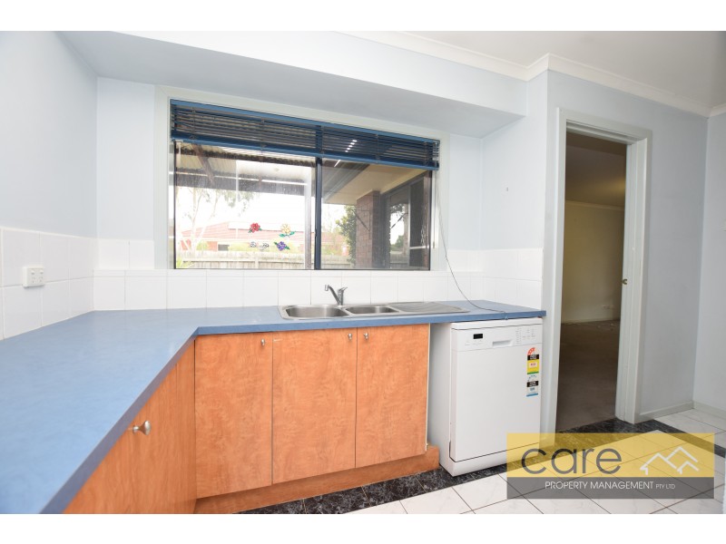 1 Helmsdale Court, Cranbourne West VIC 3977