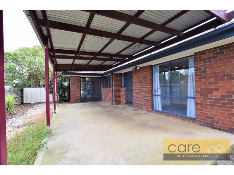 1 Helmsdale Court, Cranbourne West VIC 3977