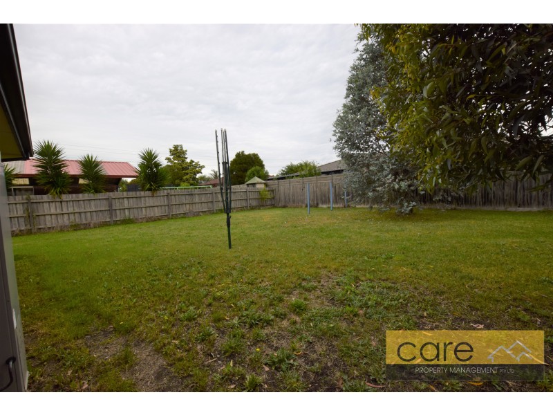 1 Helmsdale Court, Cranbourne West VIC 3977