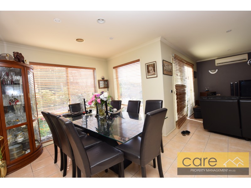 13 Peveril Crescent, Cranbourne North VIC 3977