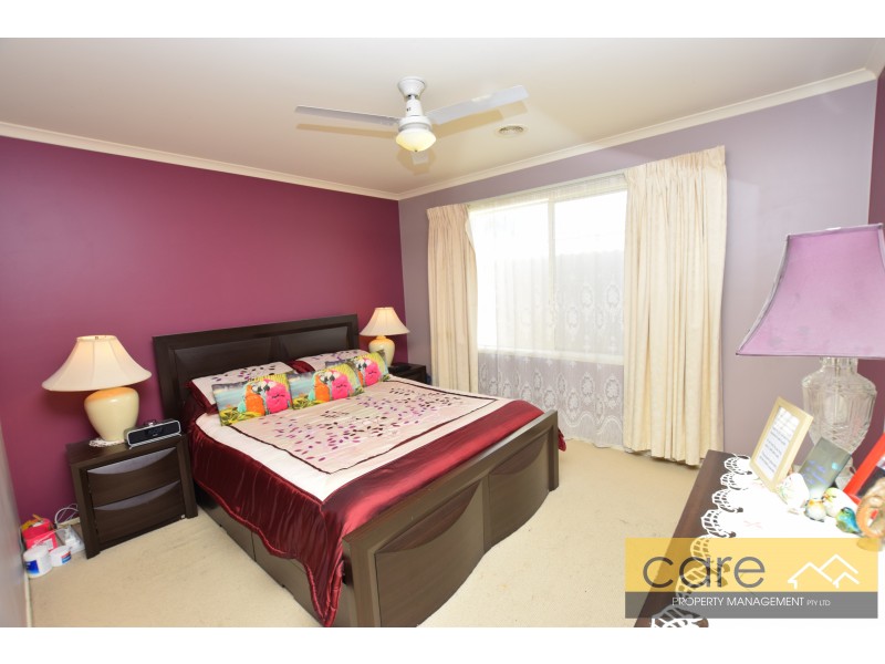 13 Peveril Crescent, Cranbourne North VIC 3977