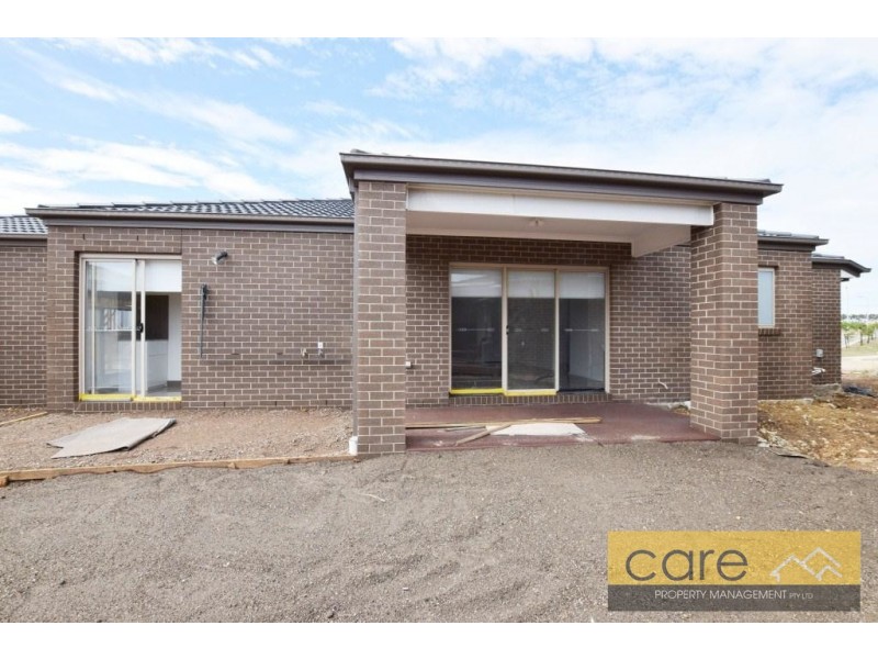 5 Stature Ave, Clyde North VIC 3978