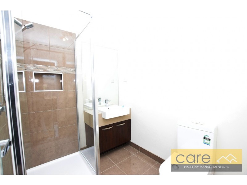 5 Stature Ave, Clyde North VIC 3978