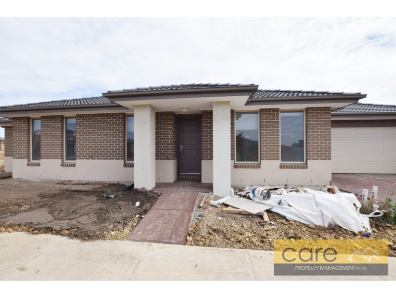 5 Stature Ave, Clyde North VIC 3978