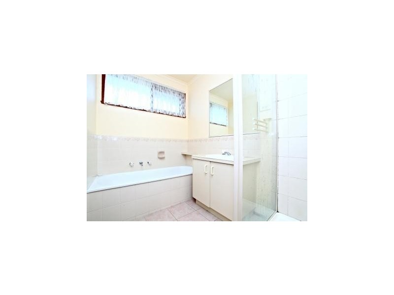 72 Strong Drive, Hampton Park VIC 3976