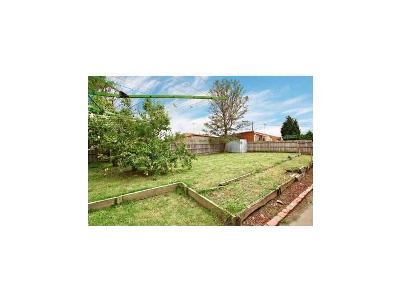 72 Strong Drive, Hampton Park VIC 3976