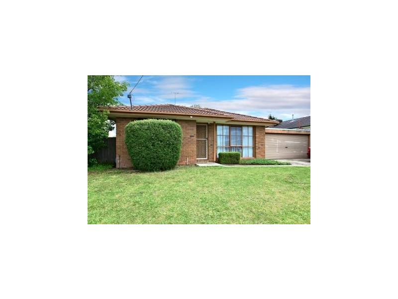 72 Strong Drive, Hampton Park VIC 3976