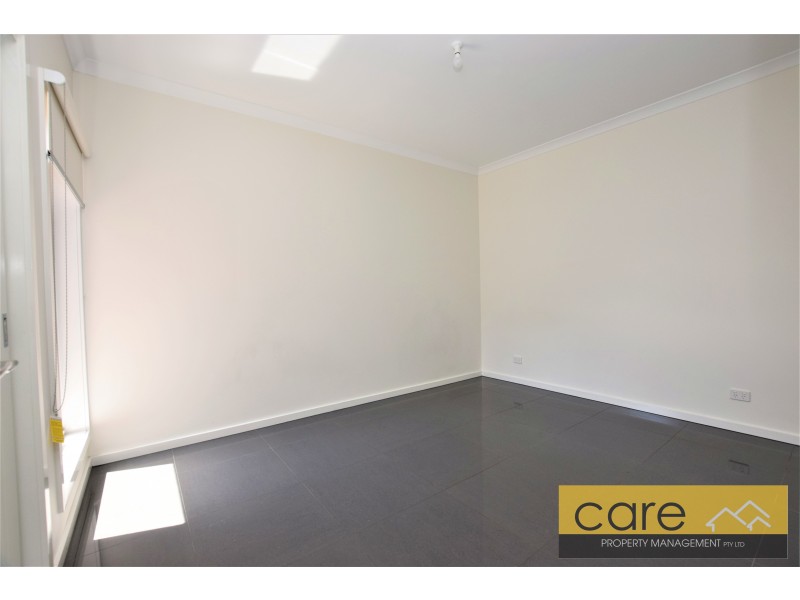 102 A Oaktree Drive, Hampton Park VIC 3976