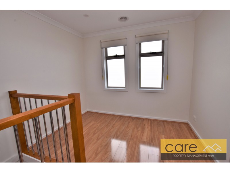 102 A Oaktree Drive, Hampton Park VIC 3976