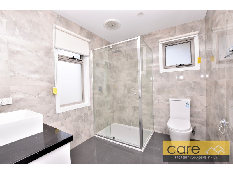 102 A Oaktree Drive, Hampton Park VIC 3976