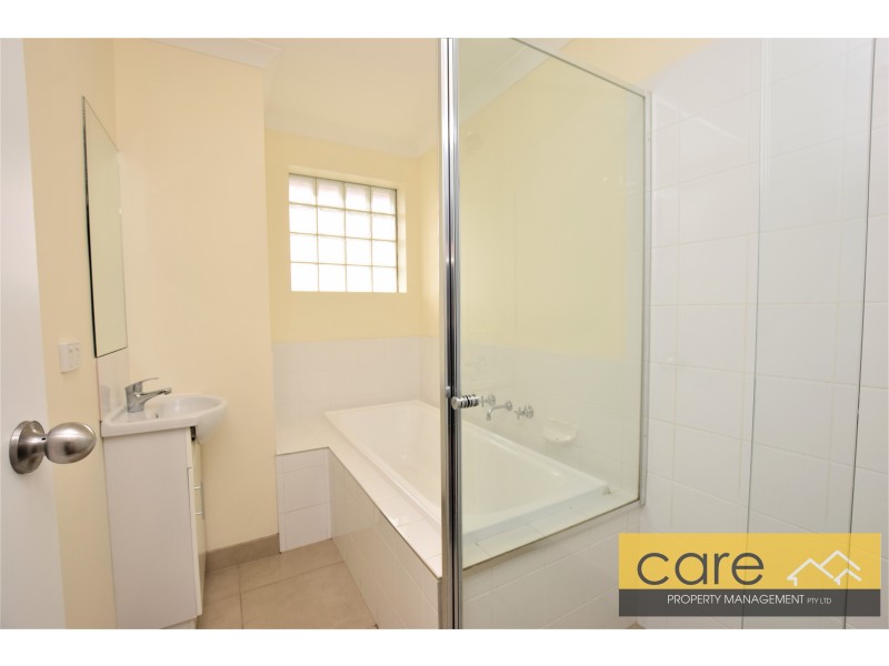 1 Gleneadie Close, Hampton Park VIC 3976