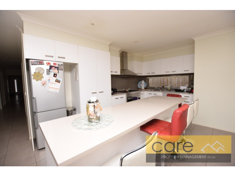 5 Waltzing Drive, Lynbrook VIC 3975