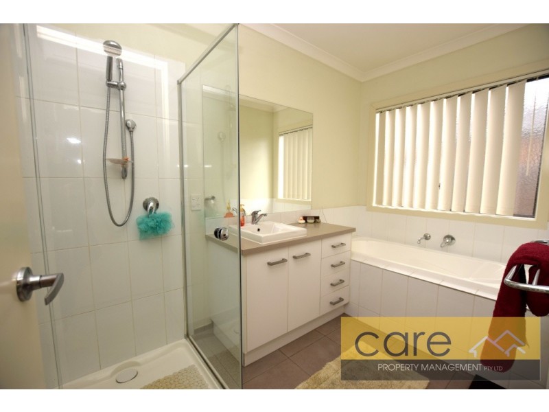 5 Waltzing Drive, Lynbrook VIC 3975
