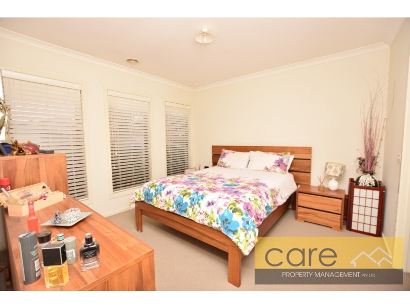 5 Waltzing Drive, Lynbrook VIC 3975