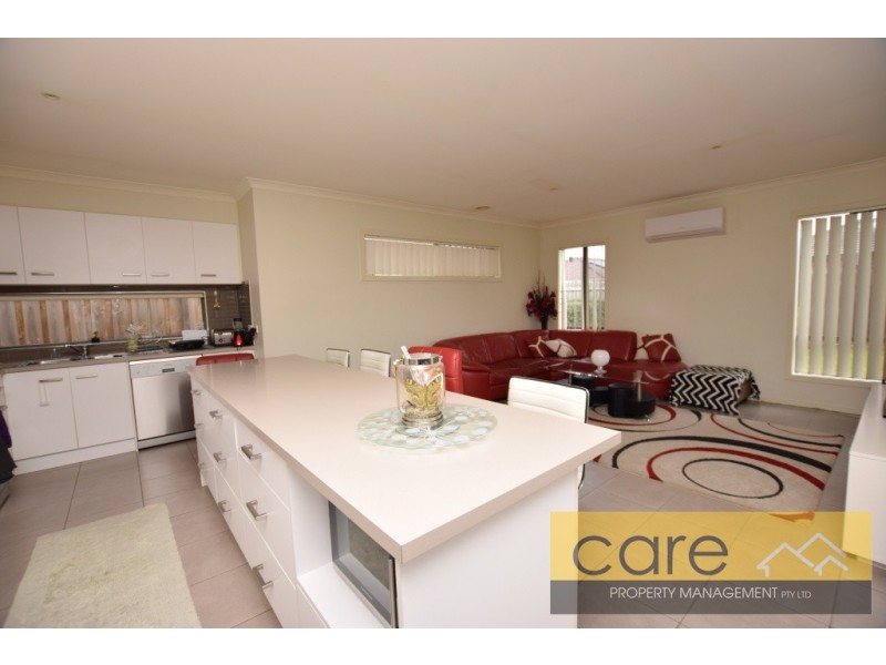 5 Waltzing Drive, Lynbrook VIC 3975