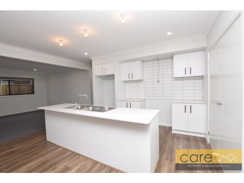 29 Mcnaughton Crescent, Berwick VIC 3806