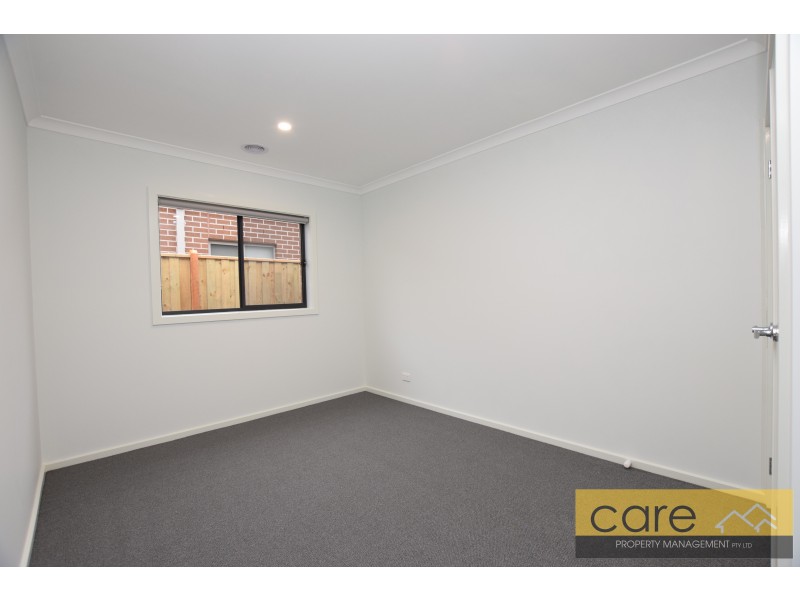 29 Mcnaughton Crescent, Berwick VIC 3806
