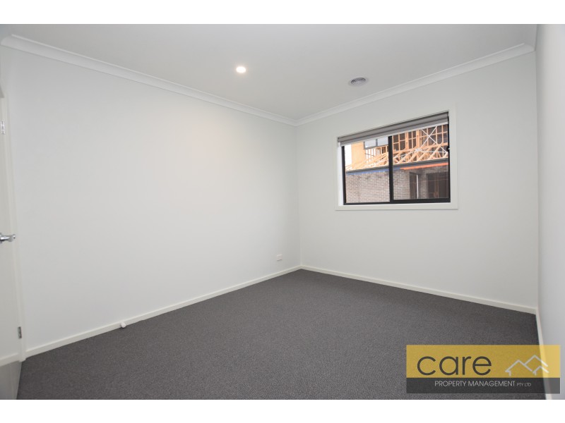 29 Mcnaughton Crescent, Berwick VIC 3806