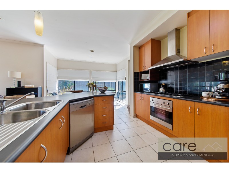 36 Caversham Terrace, Lynbrook VIC 3975