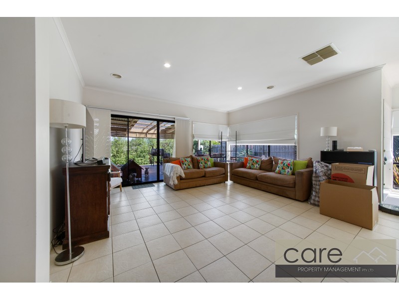 36 Caversham Terrace, Lynbrook VIC 3975
