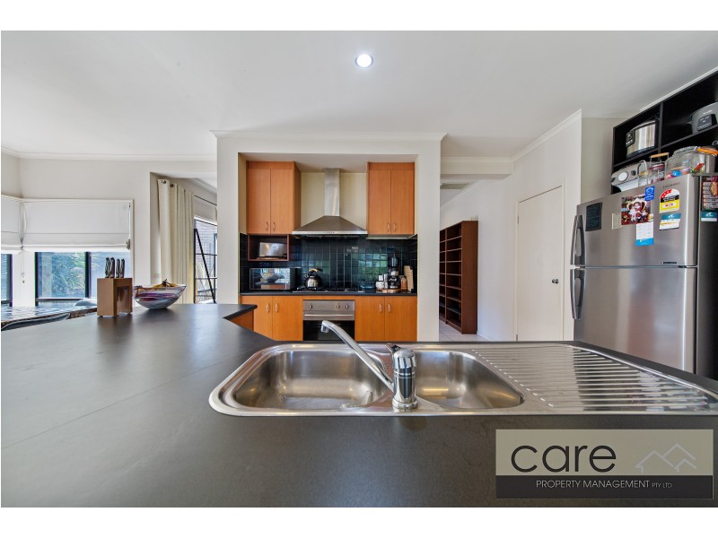 36 Caversham Terrace, Lynbrook VIC 3975