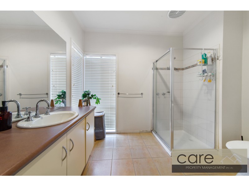 36 Caversham Terrace, Lynbrook VIC 3975