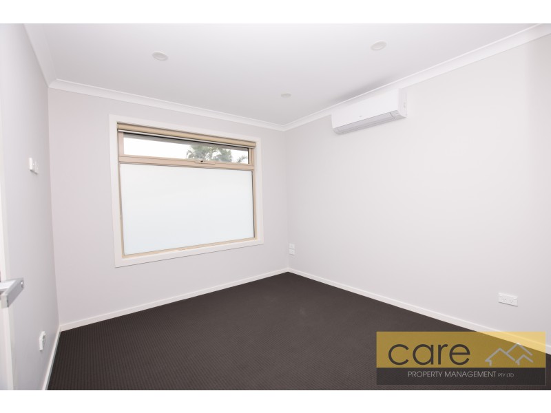 2/127 Fordholm Road, Hampton Park VIC 3976