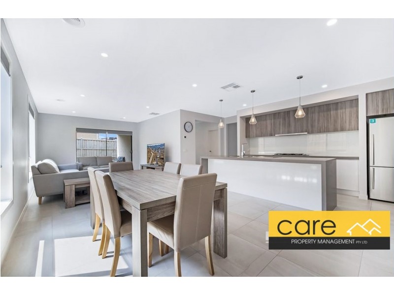 91 Deoro Parade, Clyde North VIC 3978