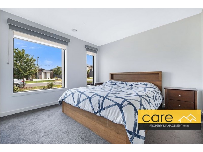 91 Deoro Parade, Clyde North VIC 3978