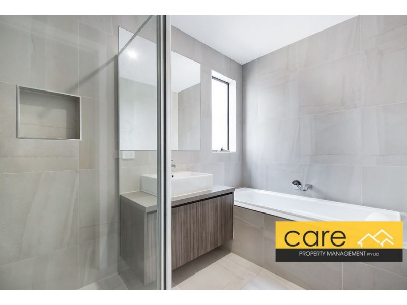 91 Deoro Parade, Clyde North VIC 3978