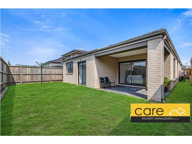 91 Deoro Parade, Clyde North VIC 3978