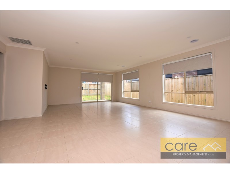 84 COCHIN DRIVE, Clyde North VIC 3978