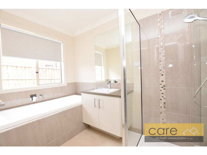 84 COCHIN DRIVE, Clyde North VIC 3978