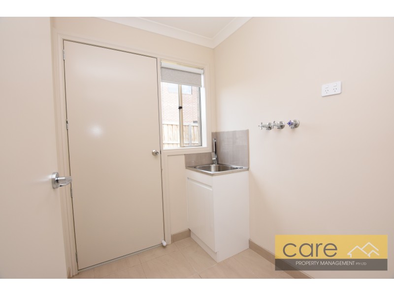 84 COCHIN DRIVE, Clyde North VIC 3978