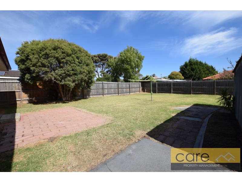 5 Vanessa Drive, Hampton Park VIC 3976