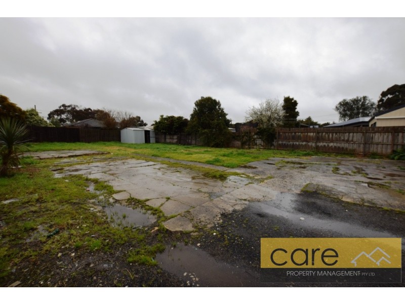 2 Sidney Street, Cranbourne VIC 3977