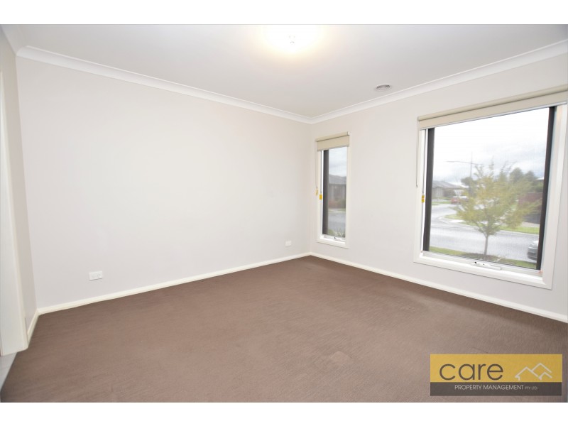 27 Joanne Way, Officer VIC 3809