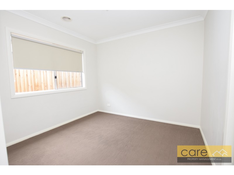 27 Joanne Way, Officer VIC 3809