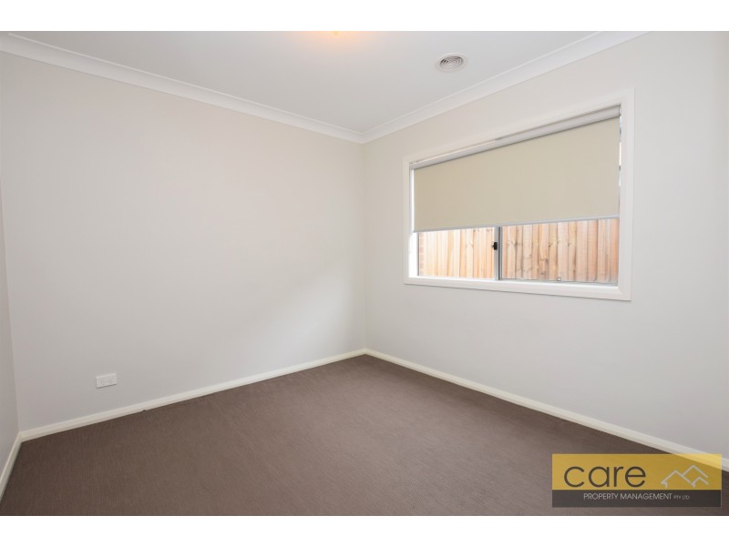 27 Joanne Way, Officer VIC 3809