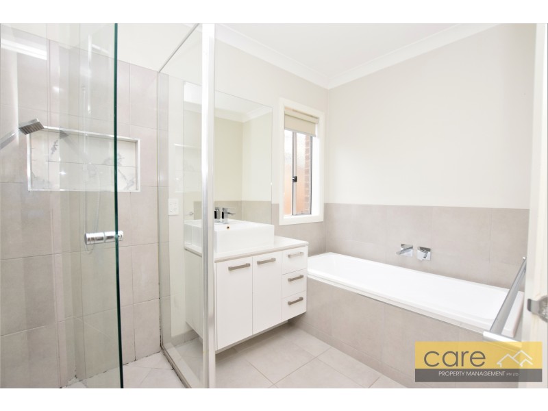 27 Joanne Way, Officer VIC 3809