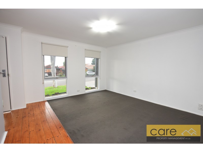 8 Edith Rise, Hampton Park VIC 3976