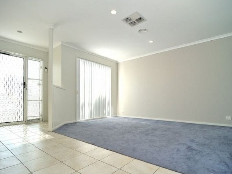 10 Hadley Circle, Narre Warren South VIC 3805