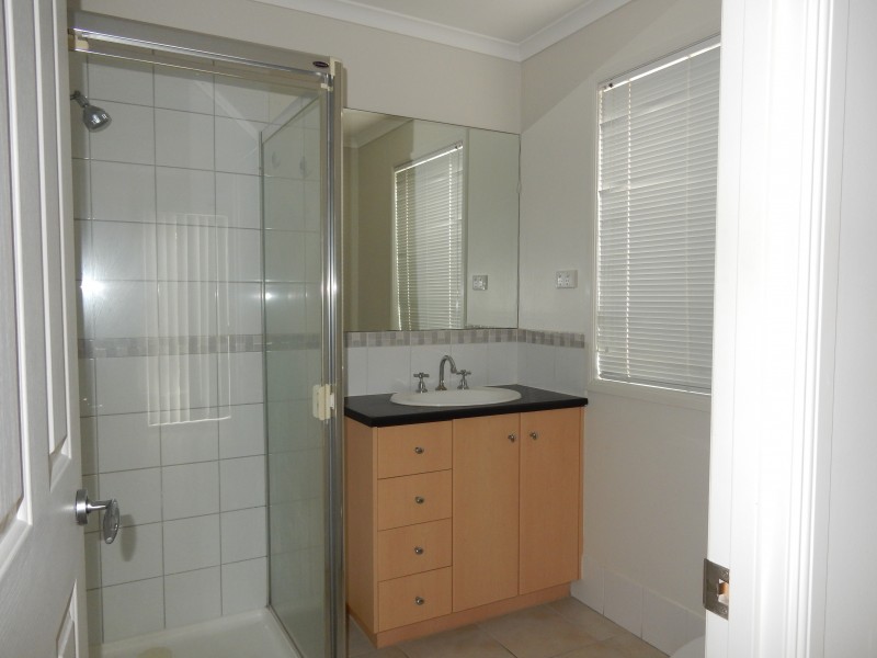 10 Hadley Circle, Narre Warren South VIC 3805