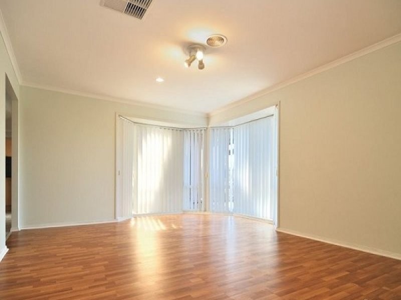 10 Hadley Circle, Narre Warren South VIC 3805