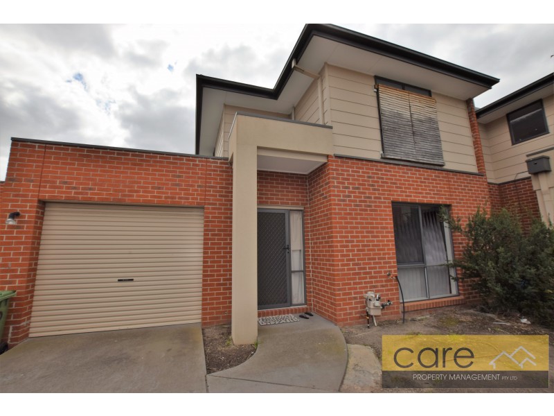 2/30 Simon Court, Hampton Park VIC 3976