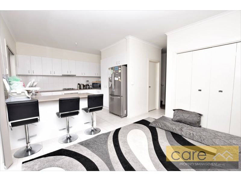 2/30 Simon Court, Hampton Park VIC 3976